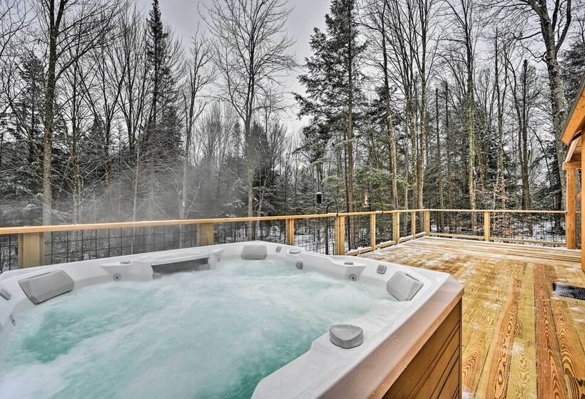 Newly Built Cabin W/ Hot Tub   16 Mi To Stowe Mtn!