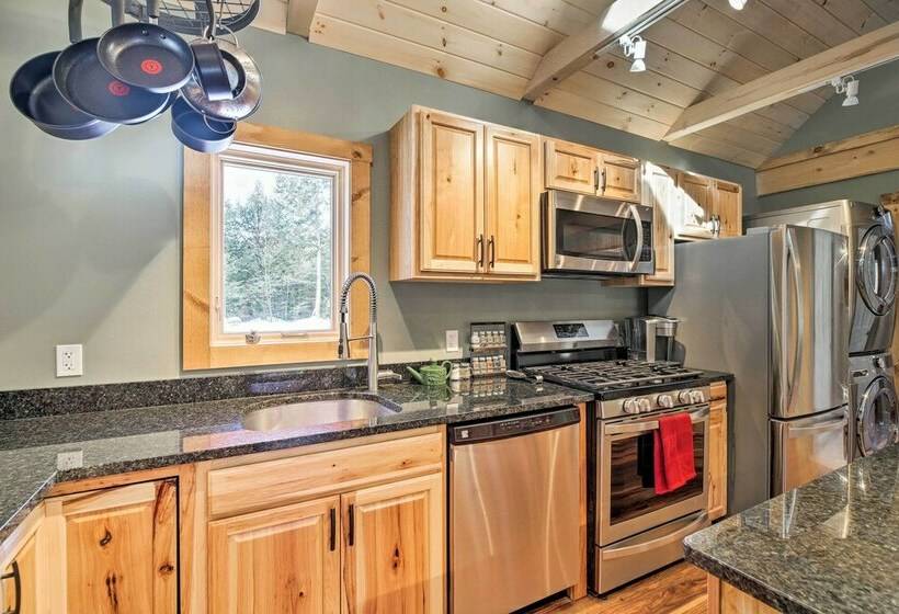 Newly Built Cabin W/ Hot Tub   16 Mi To Stowe Mtn!