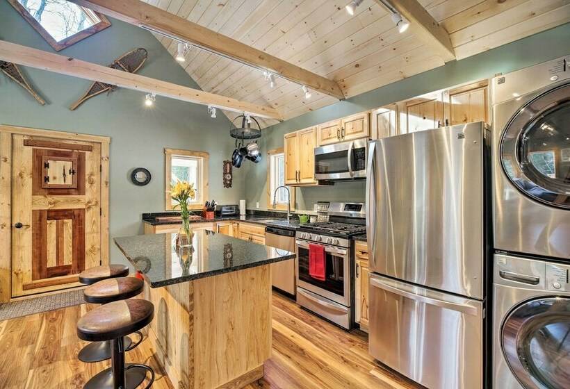 Newly Built Cabin W/ Hot Tub   16 Mi To Stowe Mtn!