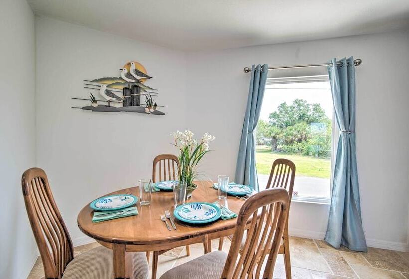 Newly Remodeled Gem On Homosassa River Canal!