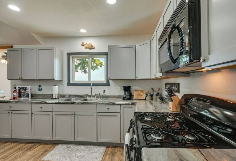 Newly Renovated Phelps Gem: Bike, Hike & Fish