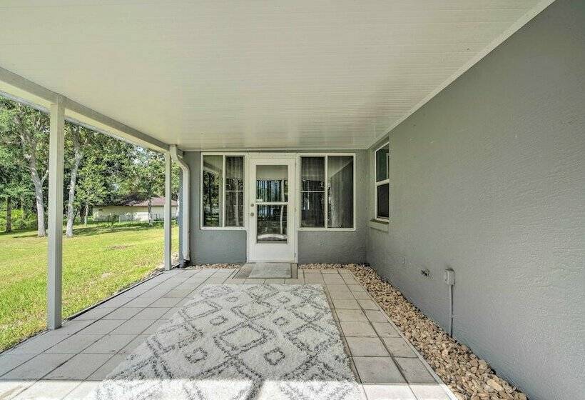 Ocala Home W/ Fireplace + Near Golf Courses!