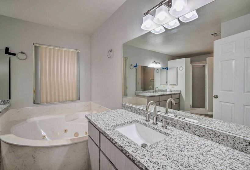 Ocala Home W/ Fireplace + Near Golf Courses!