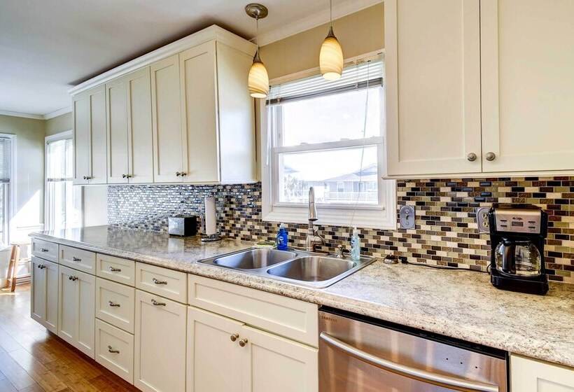 Ocean Isle Beach Home W/ Canal Views!