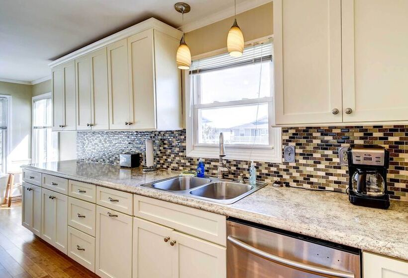 Ocean Isle Beach Home W/ Canal Views!