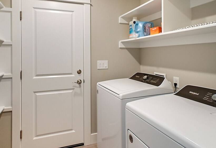 Ocean Shores Home W/ Game Room   Walk To Beaches!