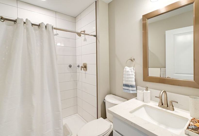 Ocean Shores Home W/ Game Room   Walk To Beaches!