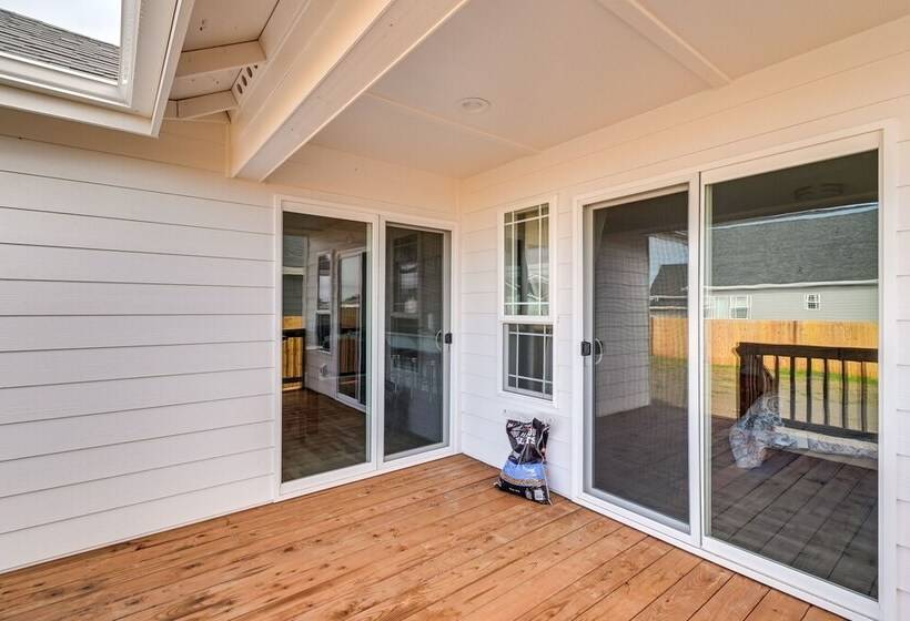 Ocean Shores Home W/ Game Room   Walk To Beaches!