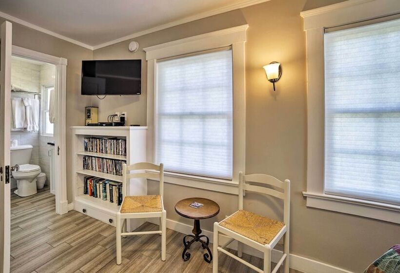 Ocean View Home   Walk To Avalon City Center!