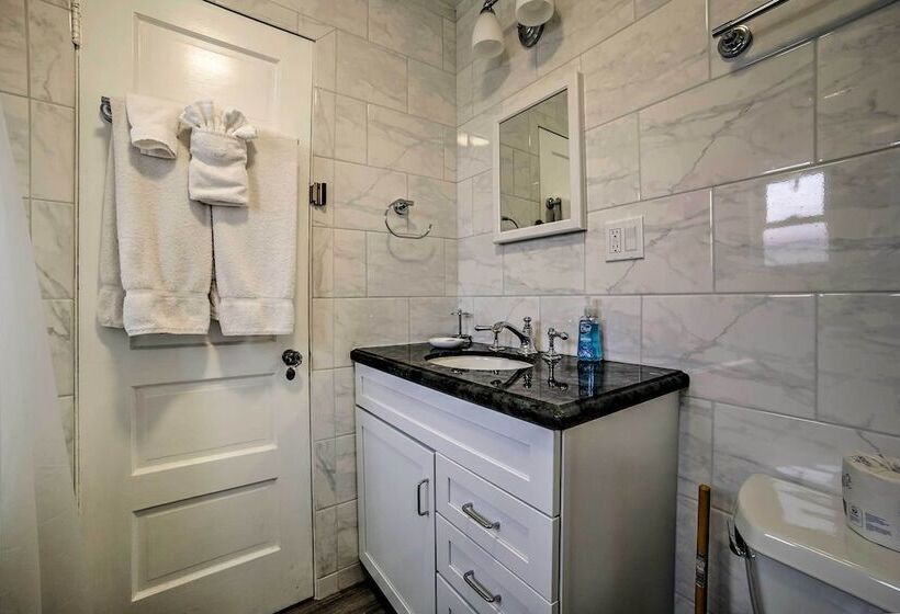 Ocean View Home   Walk To Avalon City Center!