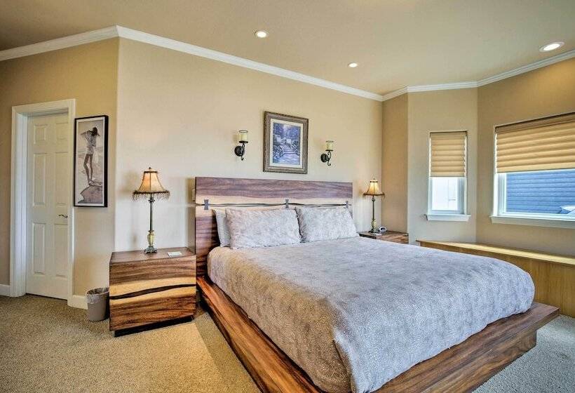 Oceanfront South Beach Home W/hot Tub & Sauna