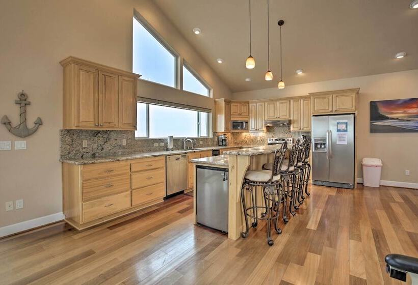 Oceanfront South Beach Home W/hot Tub & Sauna