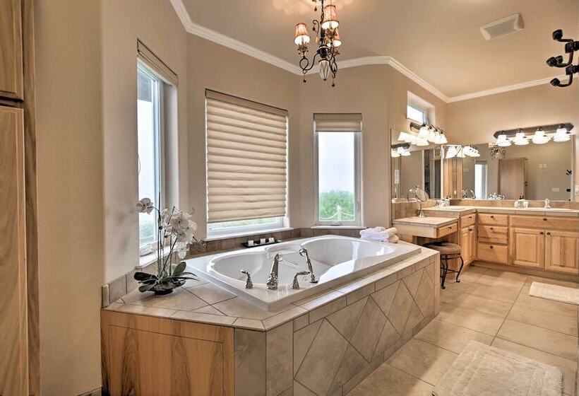 Oceanfront South Beach Home W/hot Tub & Sauna