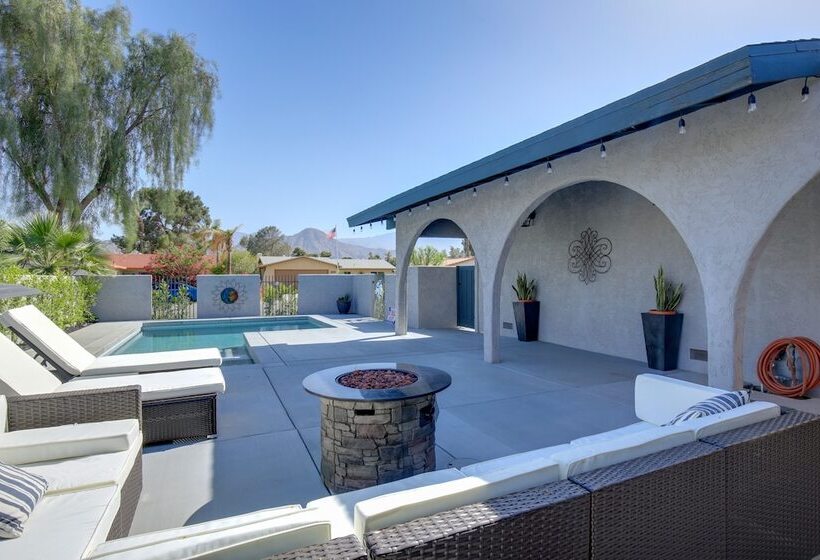 Retreat W/ Theater Room & Pool Deck In Palm Desert