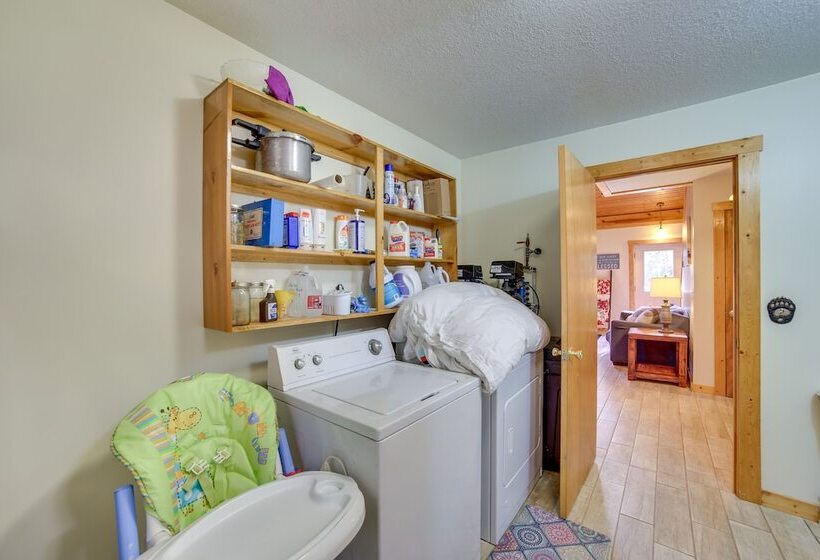 Paradise Cottage: Trail Access Nearby