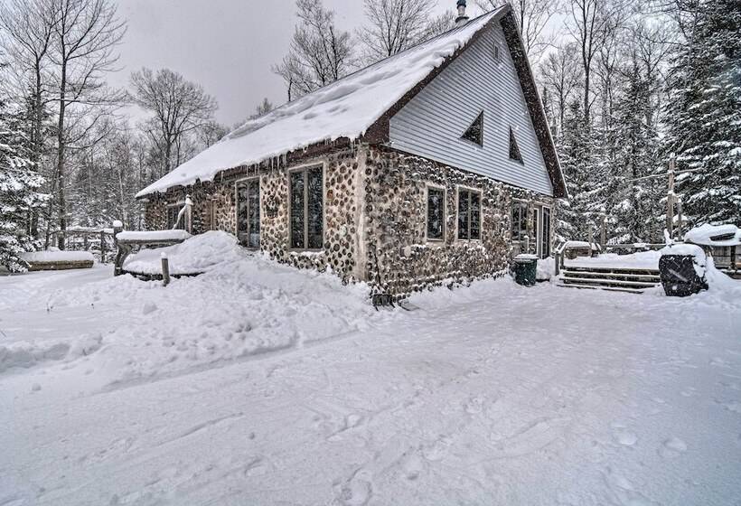 Paradise Cottage: Trail Access Nearby
