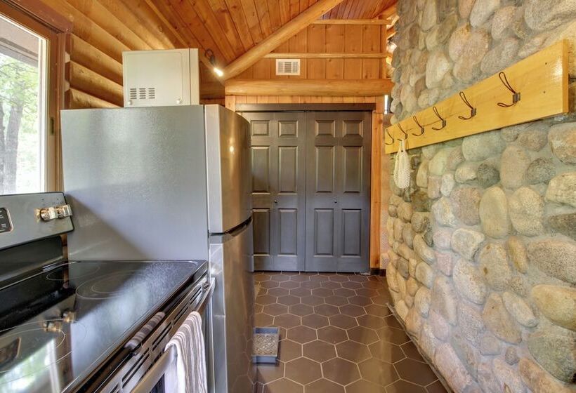Pet Friendly Breezy Point Cabin: 1 Mi To Beach!