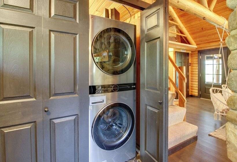 Pet Friendly Breezy Point Cabin: 1 Mi To Beach!