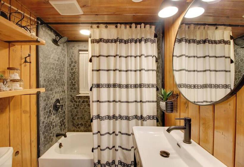 Pet Friendly Breezy Point Cabin: 1 Mi To Beach!