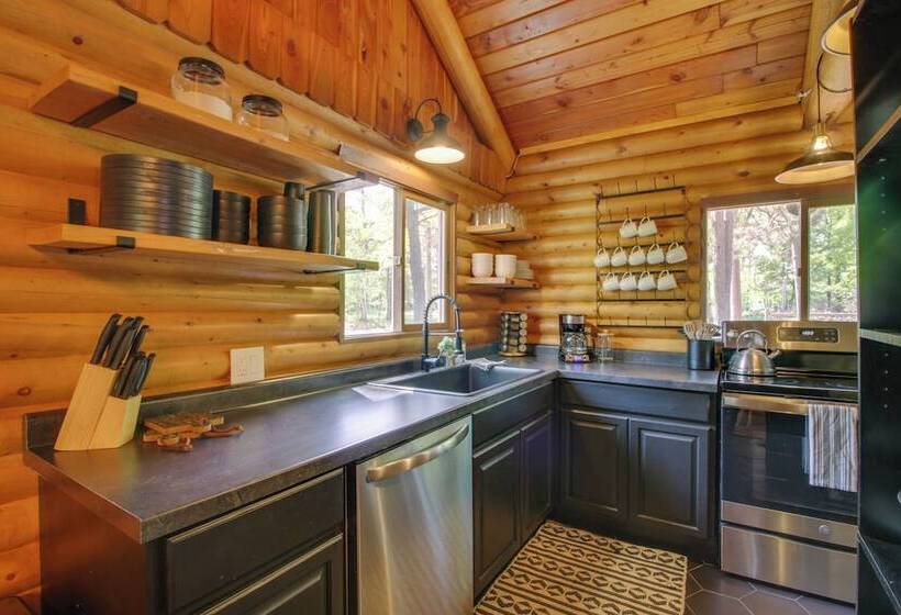 Pet Friendly Breezy Point Cabin: 1 Mi To Beach!