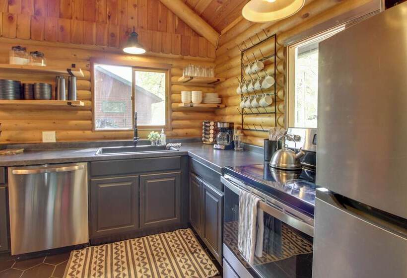 Pet Friendly Breezy Point Cabin: 1 Mi To Beach!