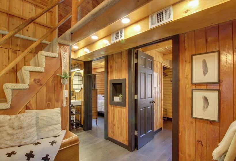 Pet Friendly Breezy Point Cabin: 1 Mi To Beach!