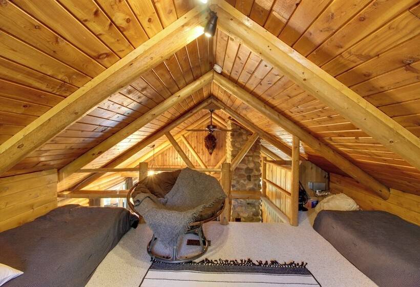 Pet Friendly Breezy Point Cabin: 1 Mi To Beach!