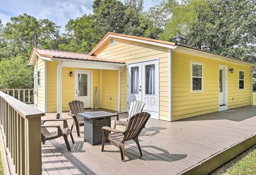 Peaceful Gainesboro Retreat W/ Deck & Yard!