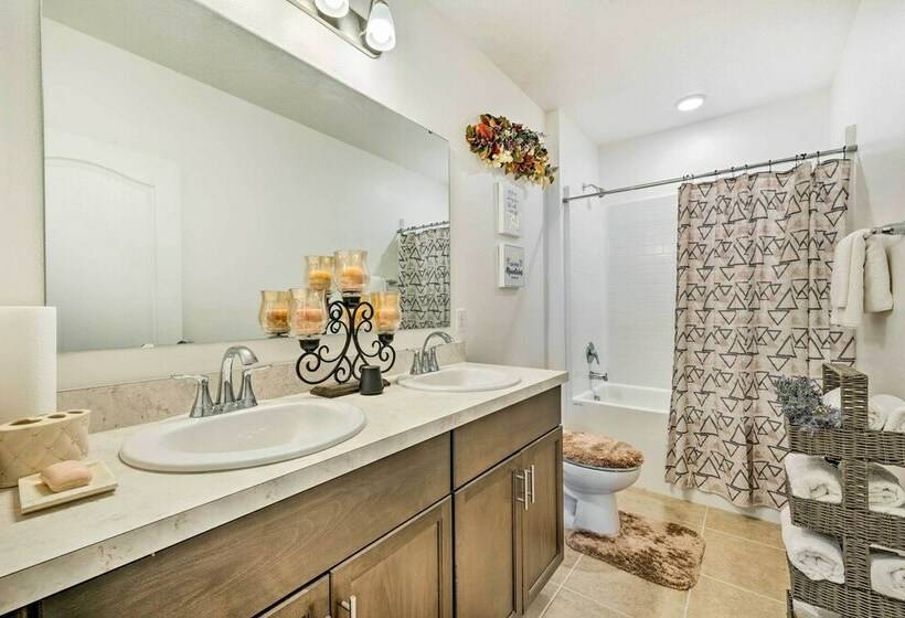 Peaceful Home W/ Patio, 26 Mi To Disney World