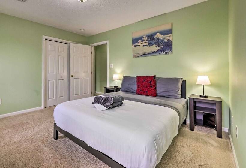 Hot Tub, Game Room: Peaceful Poconos Home!