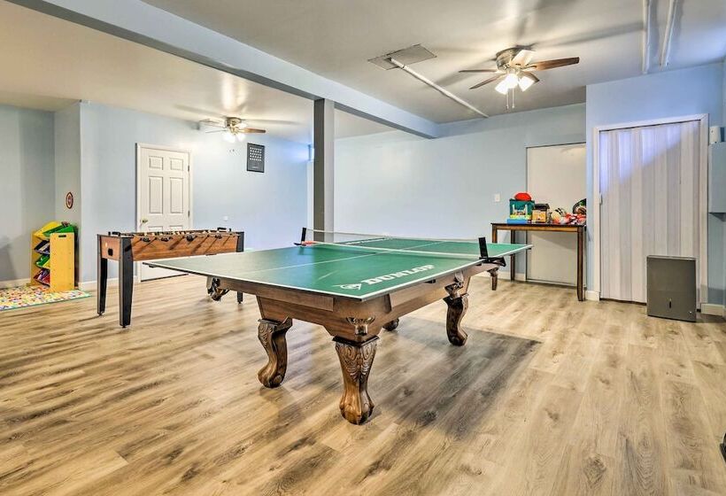 Hot Tub, Game Room: Peaceful Poconos Home!