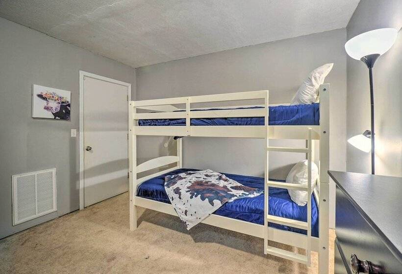 Peaceful Sevierville Home W/ Private Hot Tub!