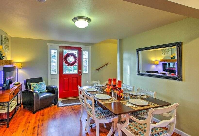 Peacock Hill Retreat On 1 Acre, 1 Mi To Harbor