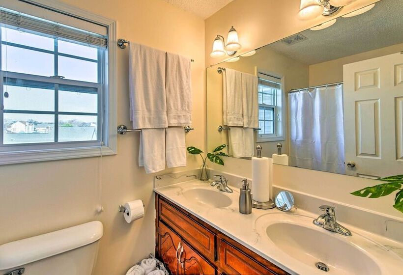 Pet Friendly Clarksville Home W/ Backyard!