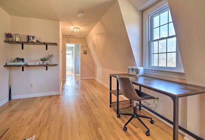 Pet Friendly Cottage With Game Room & Fire Pit!