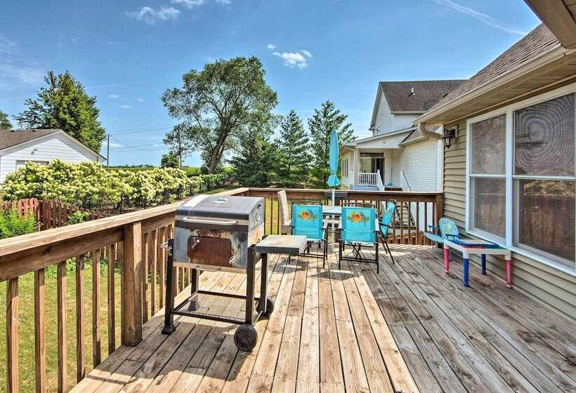 Pet Friendly Des Moines Home W/ Fenced Yard!