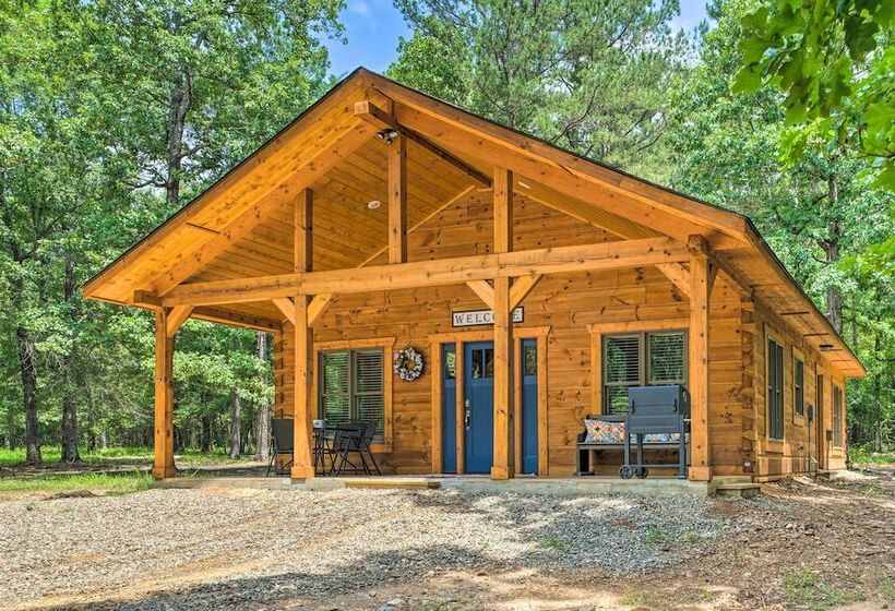 Falling Star  Eagletown Cabin W/ Hot Tub: Pets Ok