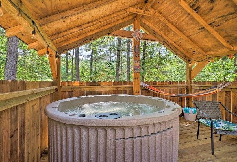 Falling Star  Eagletown Cabin W/ Hot Tub: Pets Ok