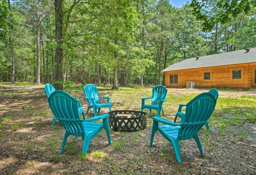 Falling Star  Eagletown Cabin W/ Hot Tub: Pets Ok