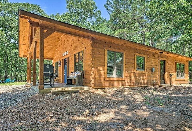 Falling Star  Eagletown Cabin W/ Hot Tub: Pets Ok