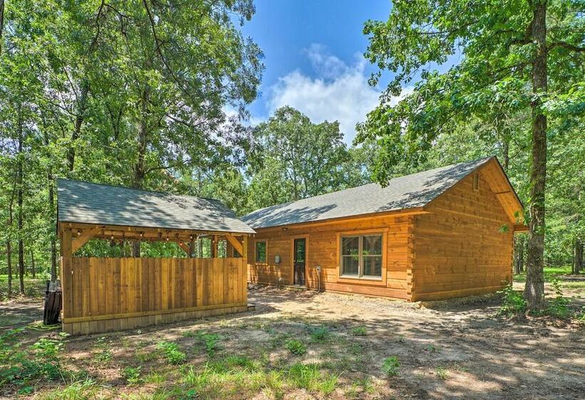 Falling Star  Eagletown Cabin W/ Hot Tub: Pets Ok