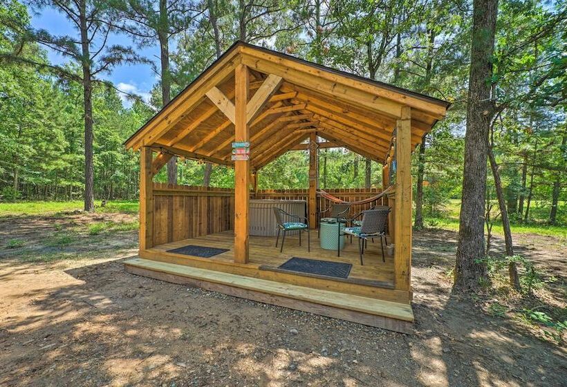 Falling Star  Eagletown Cabin W/ Hot Tub: Pets Ok