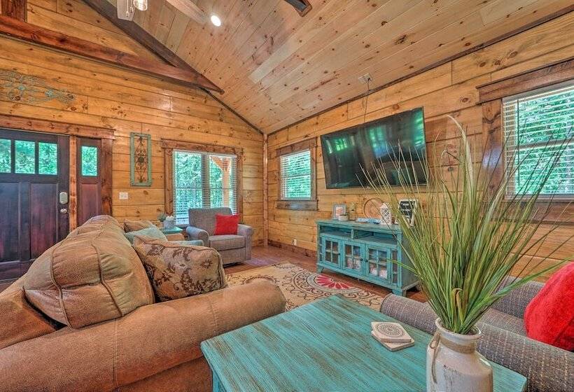 Falling Star  Eagletown Cabin W/ Hot Tub: Pets Ok