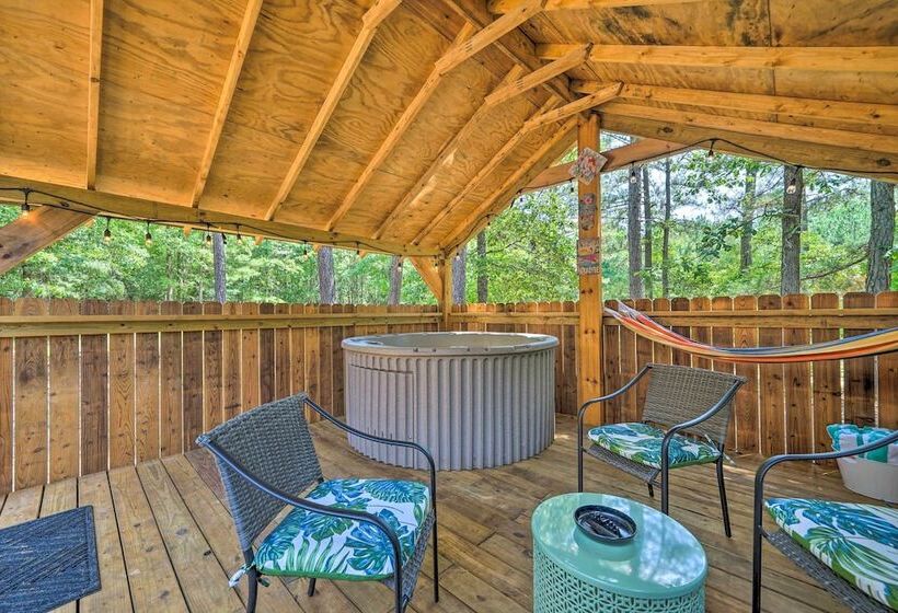 Falling Star  Eagletown Cabin W/ Hot Tub: Pets Ok