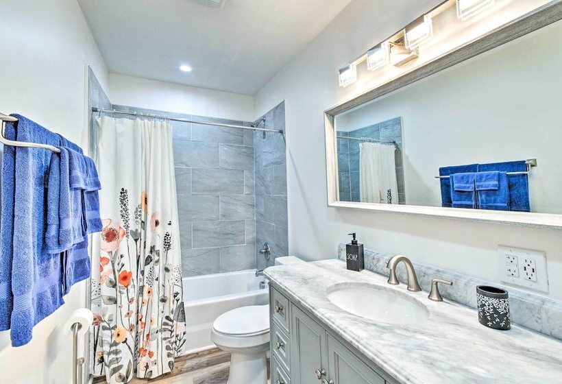 Pet Friendly Fayetteville Home W/ Fenced Yard