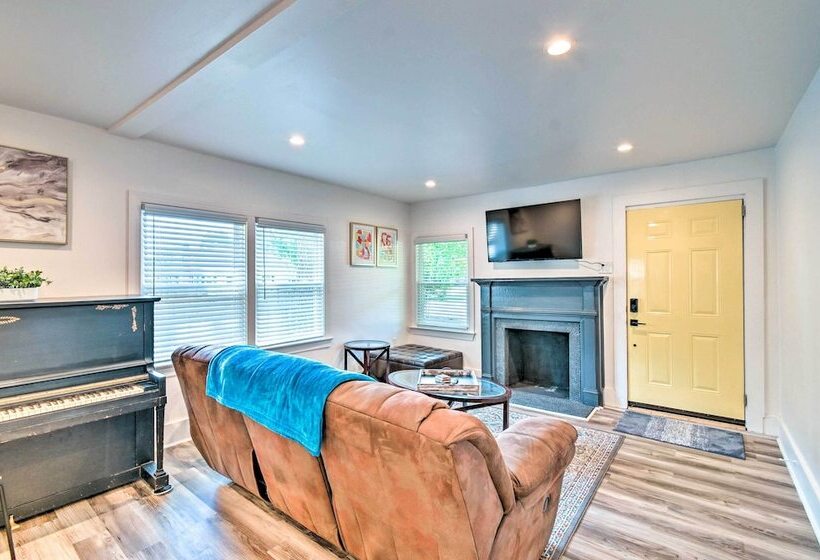 Pet Friendly Fayetteville Home W/ Fenced Yard