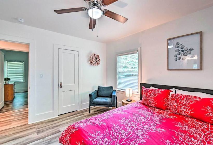 Pet Friendly Fayetteville Home W/ Fenced Yard