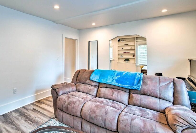 Pet Friendly Fayetteville Home W/ Fenced Yard