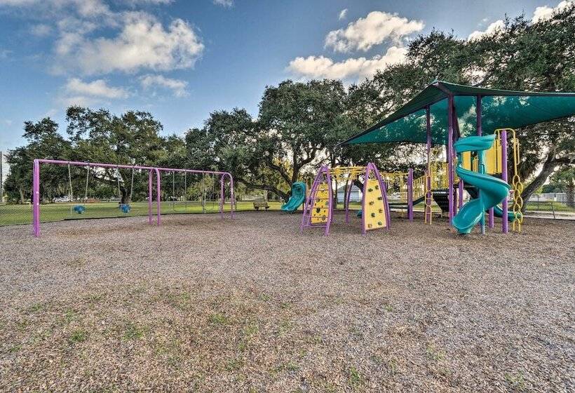 Dog Friendly Home W/ Yard ~ 6 Miles To The Beach!