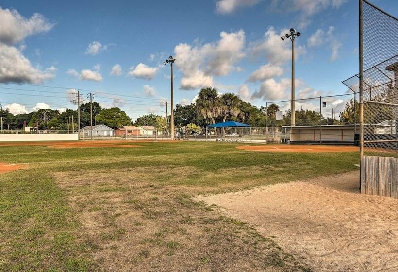 Dog Friendly Home W/ Yard ~ 6 Miles To The Beach!